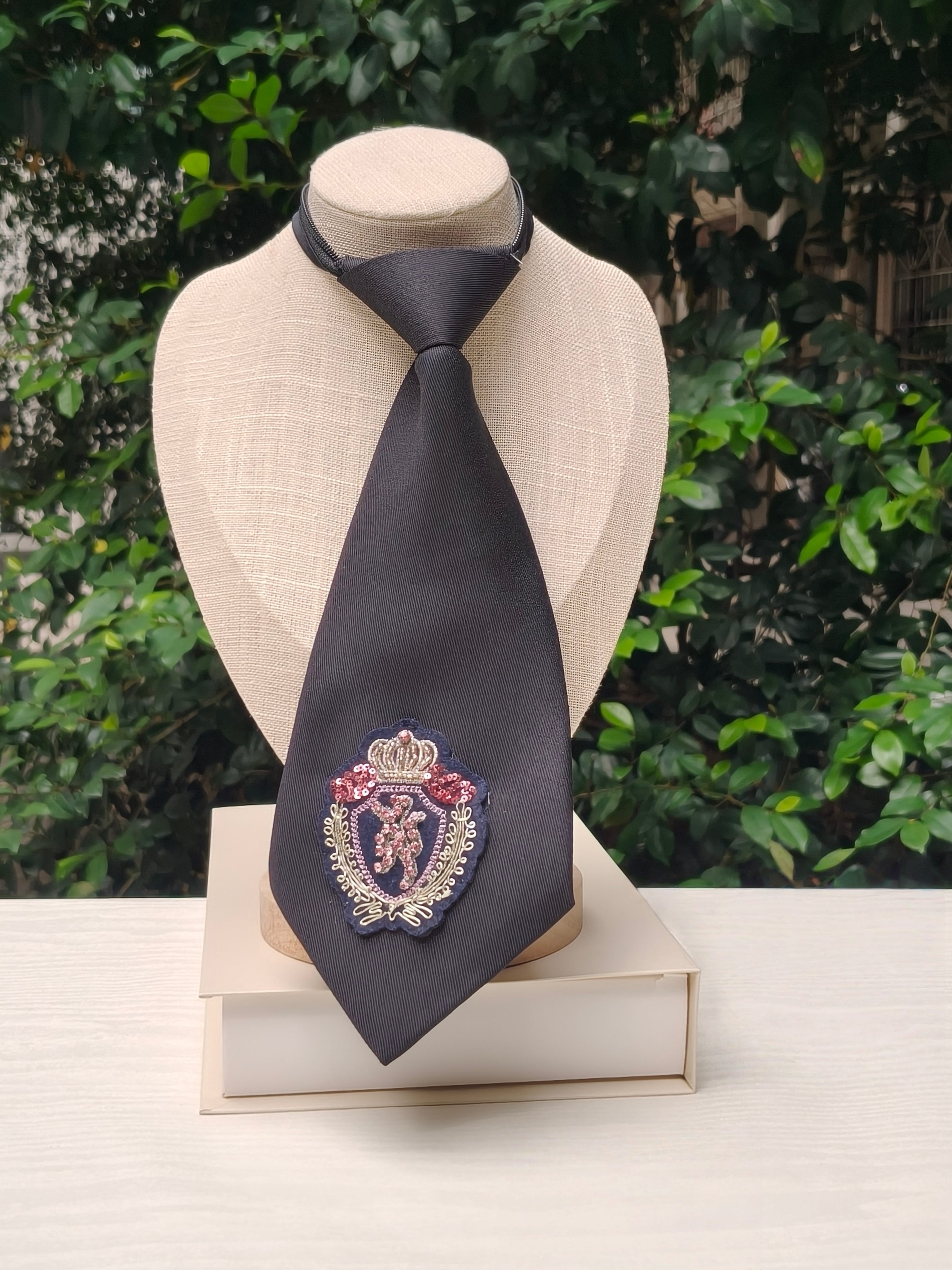 High-End Crown Badge Black Tie - High End Women'S Formal Wear ulasan dan harga